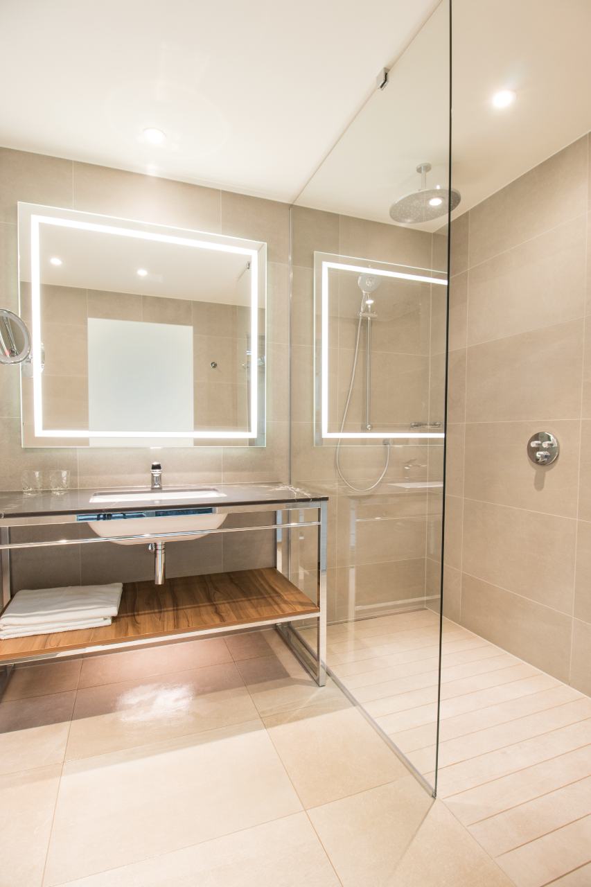 designer-bathrooms-for-hotel-marriott-geneva