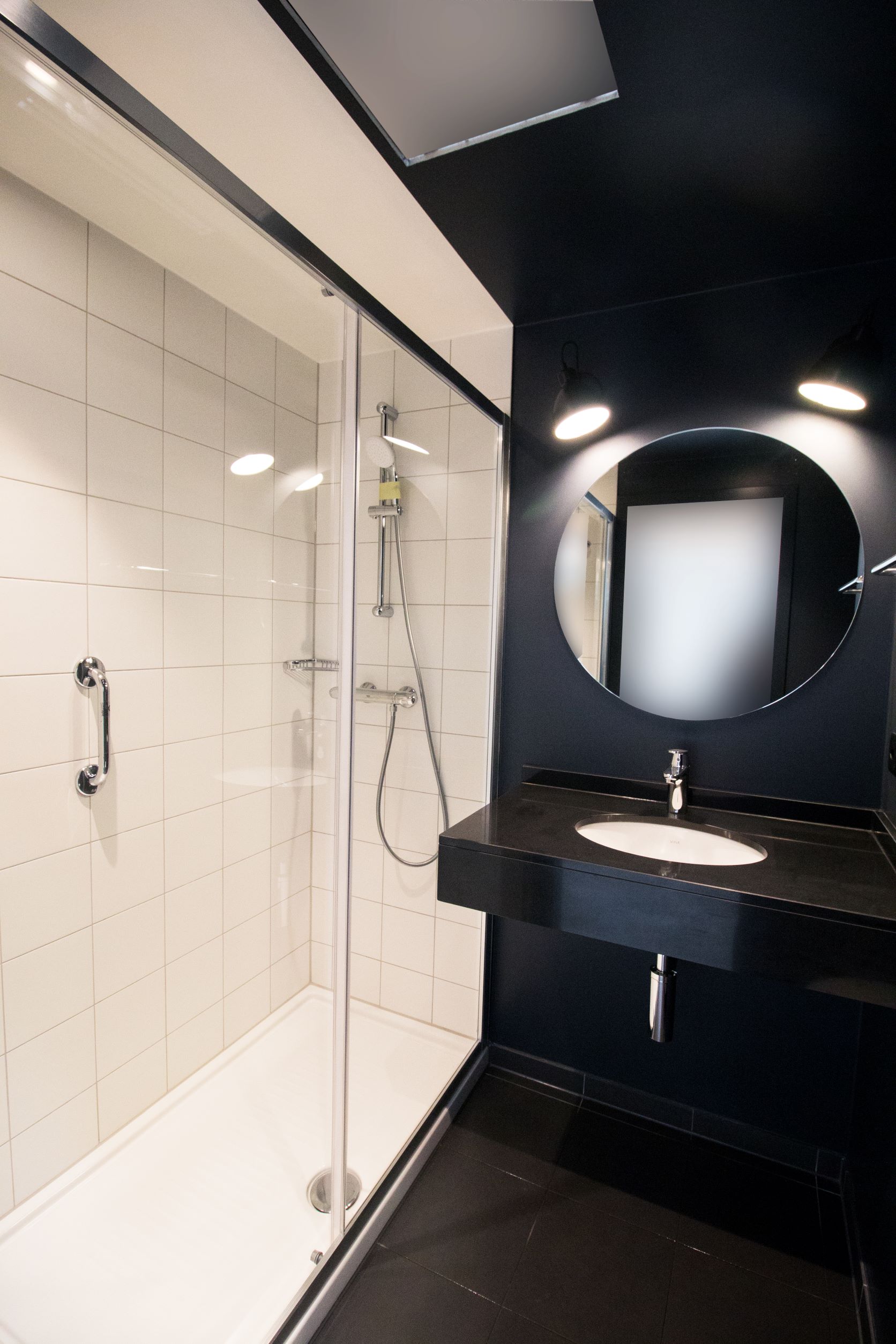 Modular bathrooms for Hotel Moxy in Lausanne
