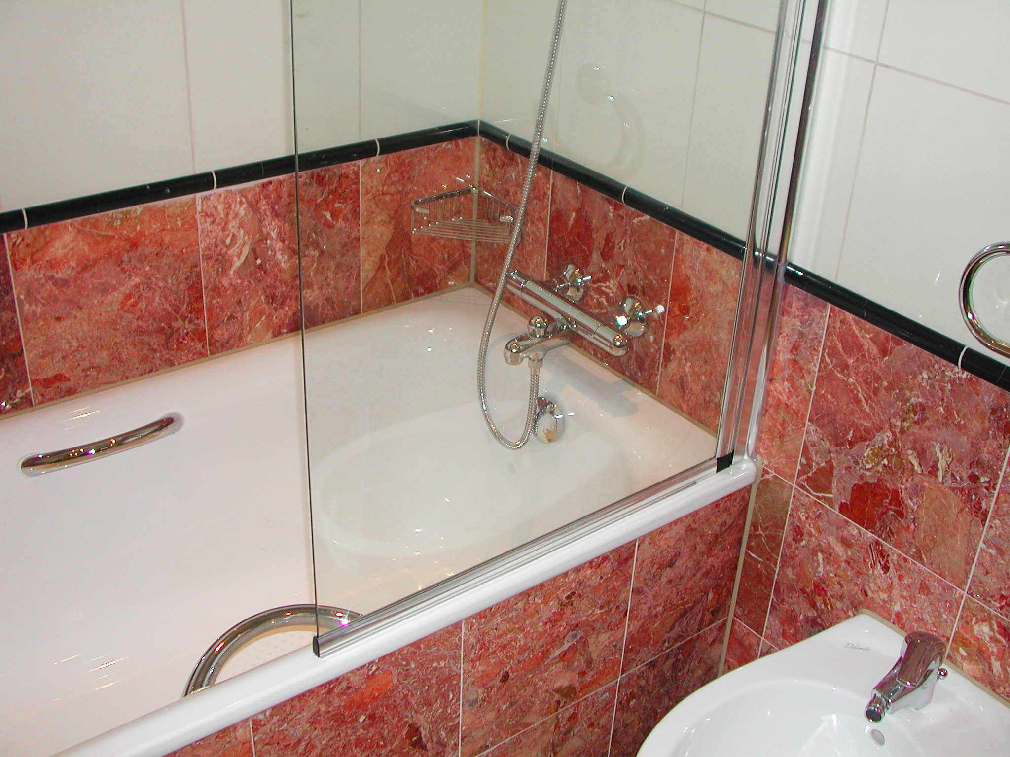 Prefabricated bathroom pods for Courthouse Hotel London